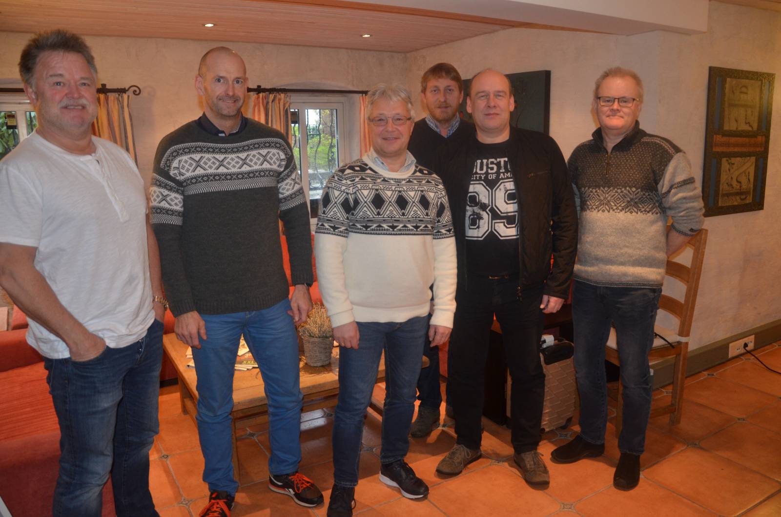 Jan Erik Hannaseth, Thomas Rysstad,Kjetil Brandvik, Bjarne Dragsnes, Kjartan Olsen og Nils Bjørkelund