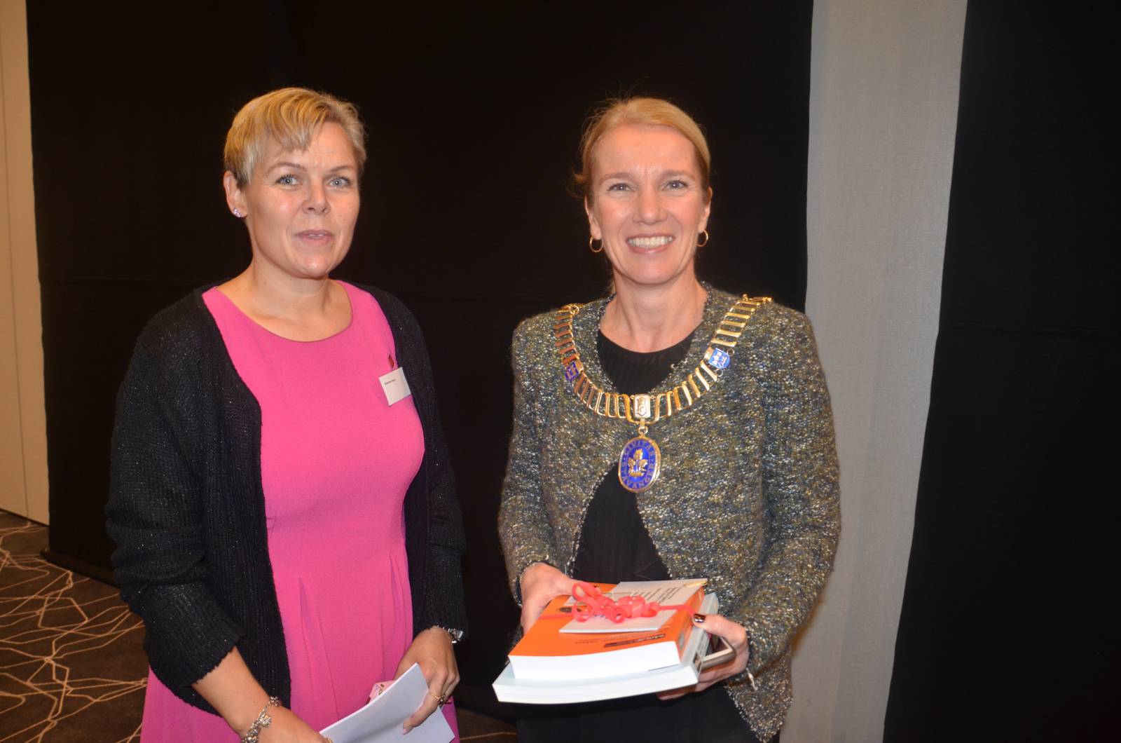 Forbundsleder Hilde-Marit Rysst og ordfører i Stavanger, Christine Sagen Helgø