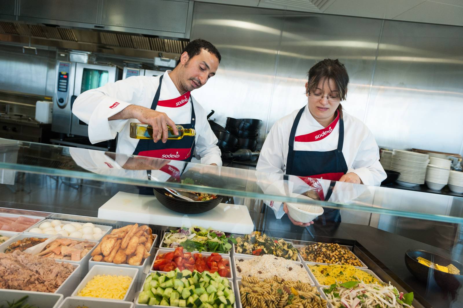 Sodexo-food-services-vegetables-two-chefs