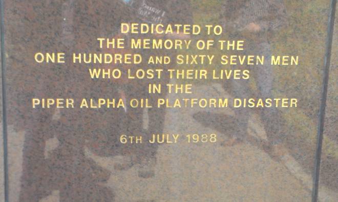 Piper Alpha, minnestein. Foto John Håkon Larsen
