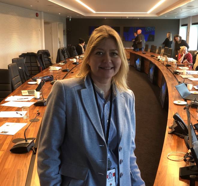 Koordinator for RVK, og tidligere SAFEs advokat, Elisabeth Bjelland, jobber nå i Ptil. Det ble et hyggelig gjensyn for SAFE sin utsendte på et møte Stavanger tidligere i år.
